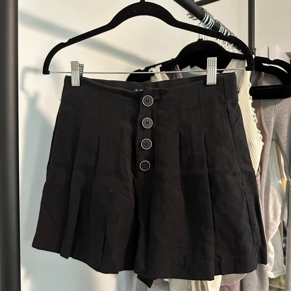 Zara Black Buttoned Trouser Women's Shorts